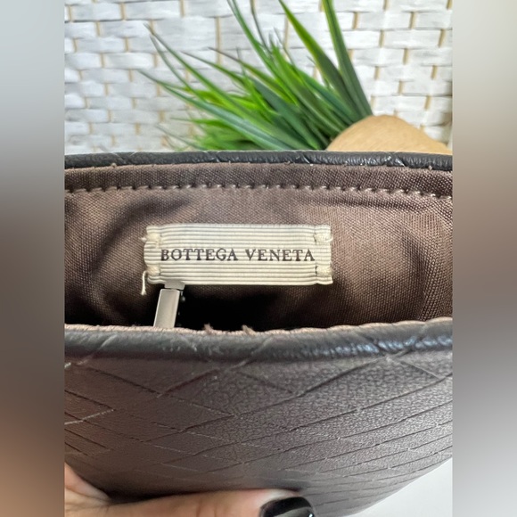 **NWOT** Excellent Bottega Veneta Round Frame, Gunmetal Sunglasses- No Scratches - Picture 7 of 12